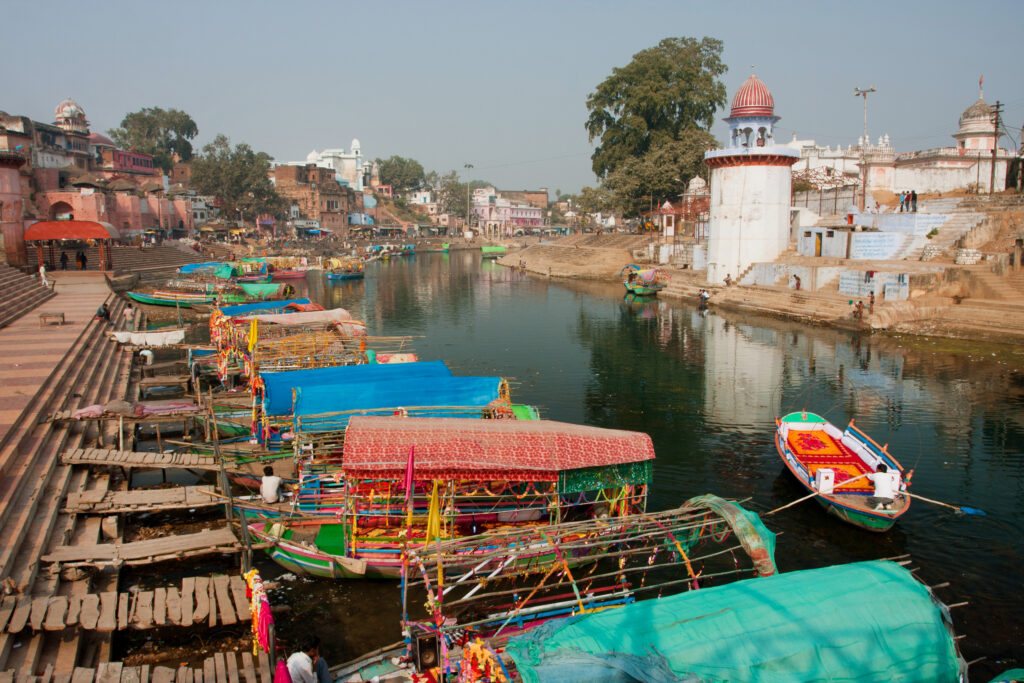 River with boats in Madhya Pradesh, India